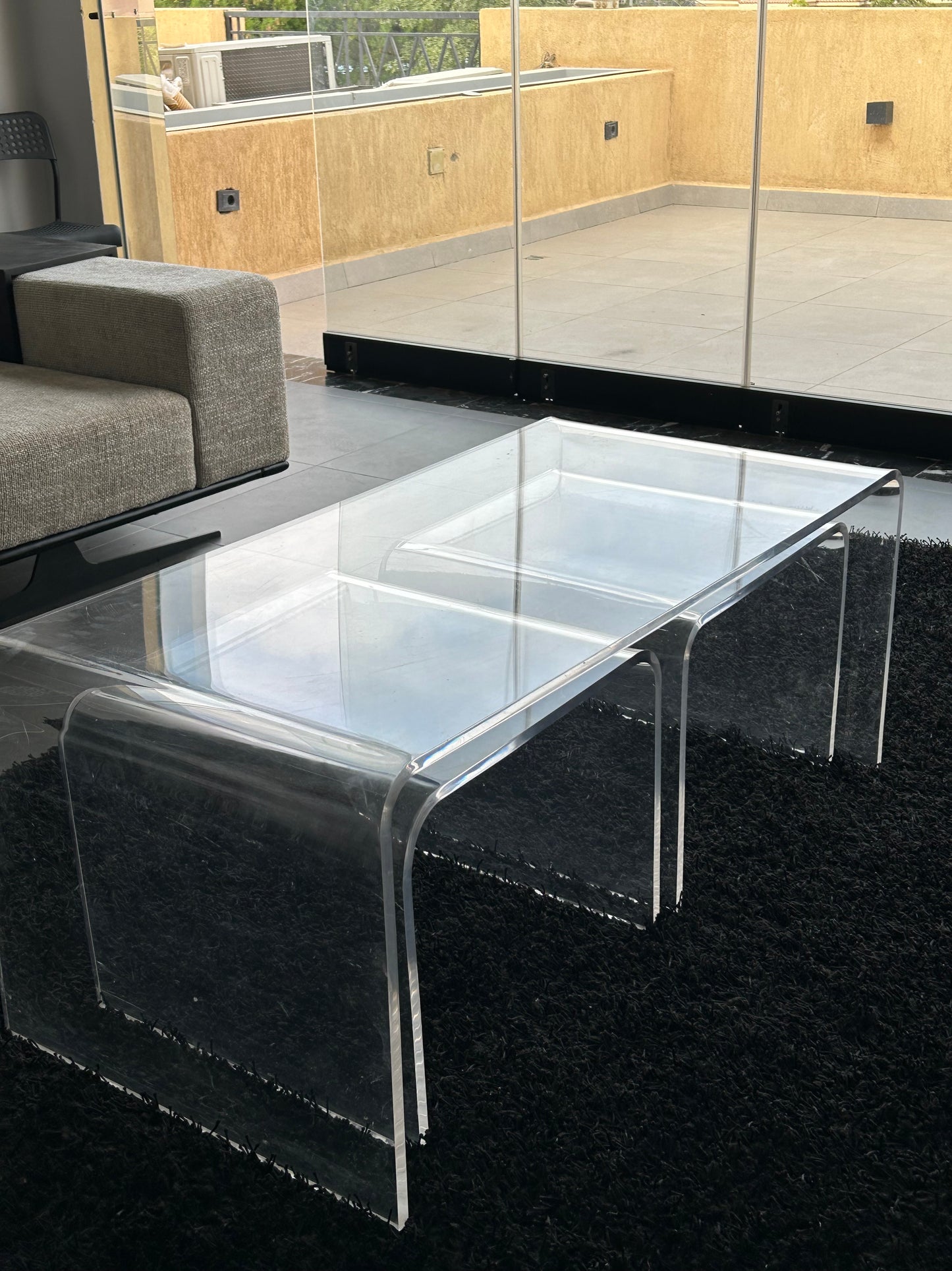 Curved Plexiglass Nesting Cocktail Table - Set of 3
