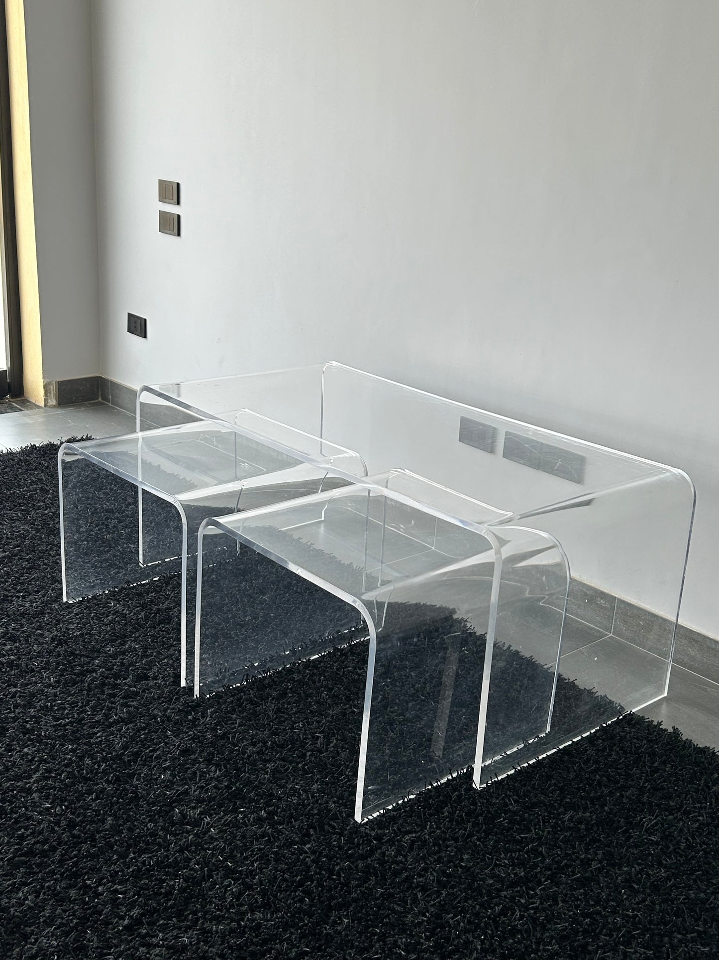 Curved Plexiglass Nesting Cocktail Table - Set of 3