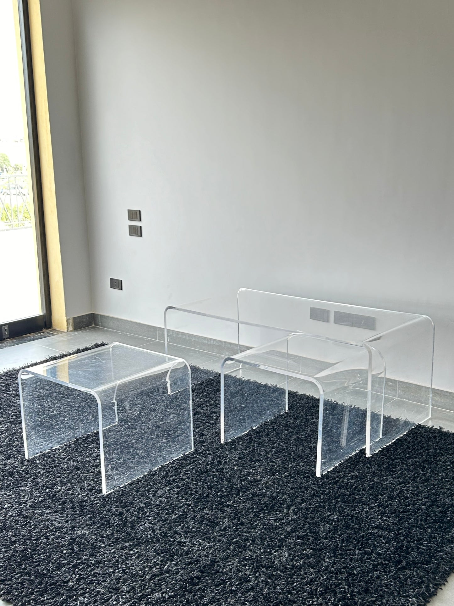 Curved Plexiglass Nesting Cocktail Table - Set of 3