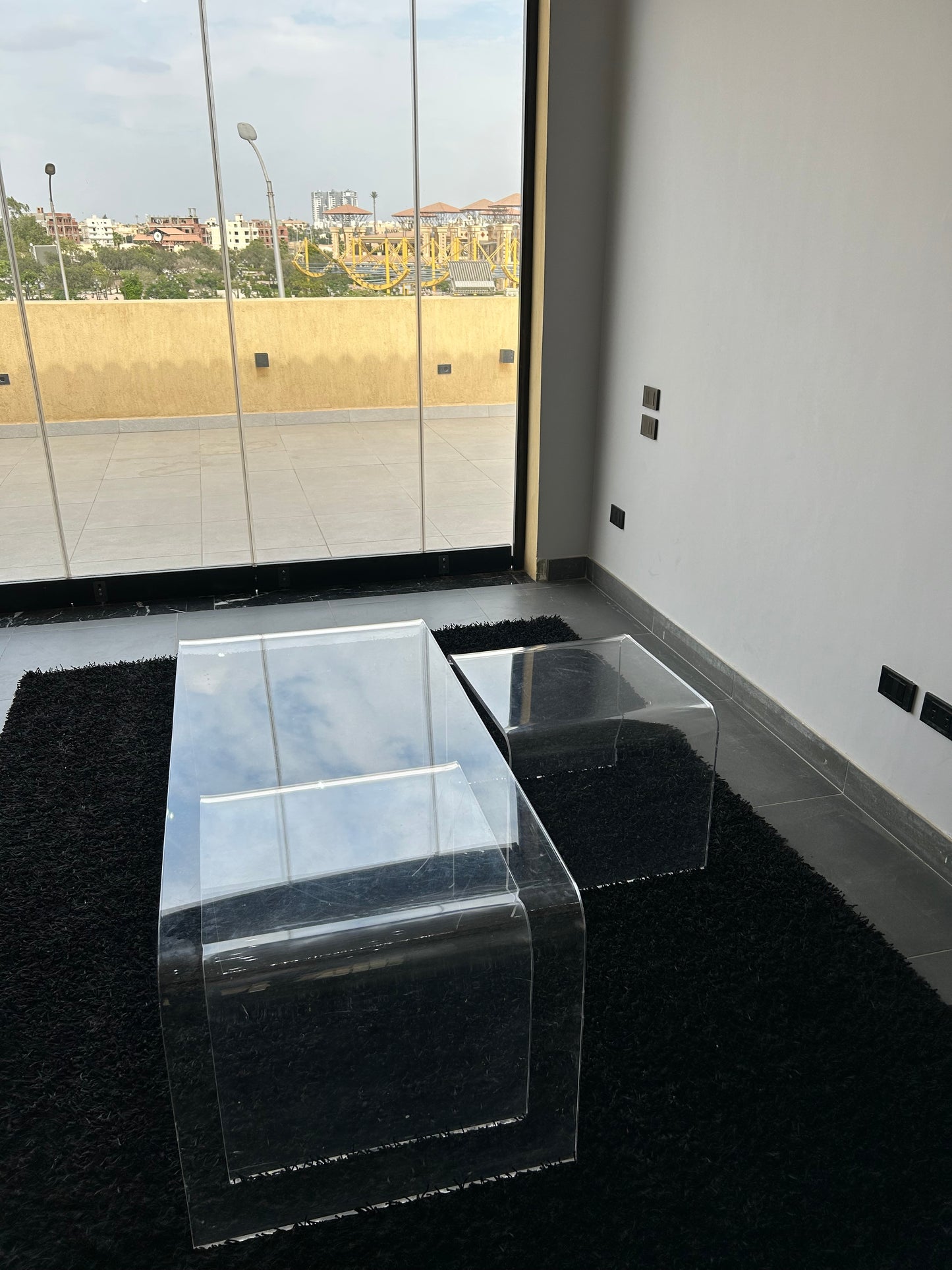Curved Plexiglass Nesting Cocktail Table - Set of 3