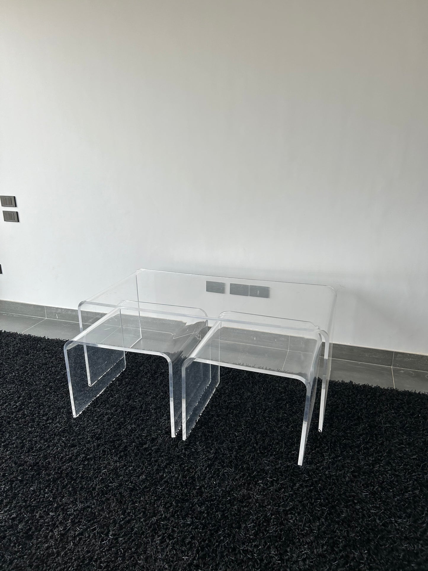 Curved Plexiglass Nesting Cocktail Table - Set of 3