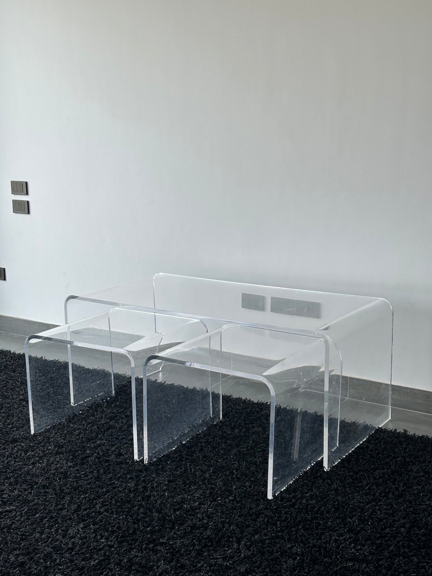 Curved Plexiglass Nesting Cocktail Table - Set of 3