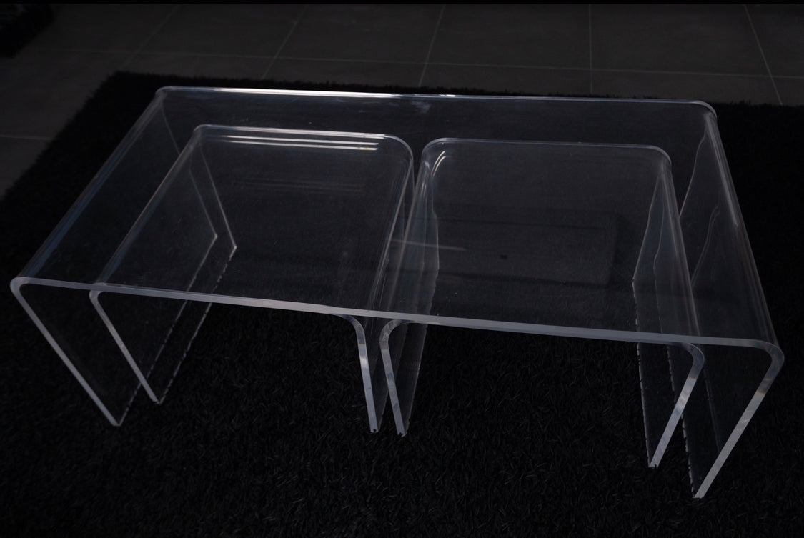 Curved Plexiglass Nesting Cocktail Table - Set of 3