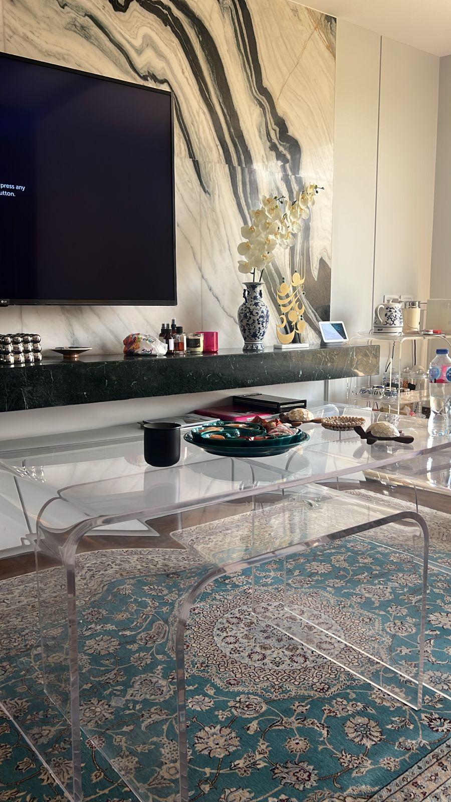 Curva Acrylic Lounge Table              (Set of 3 )