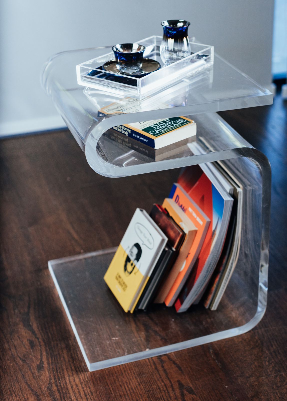 Waterfall Plexiglass Side Table – PlexiForm