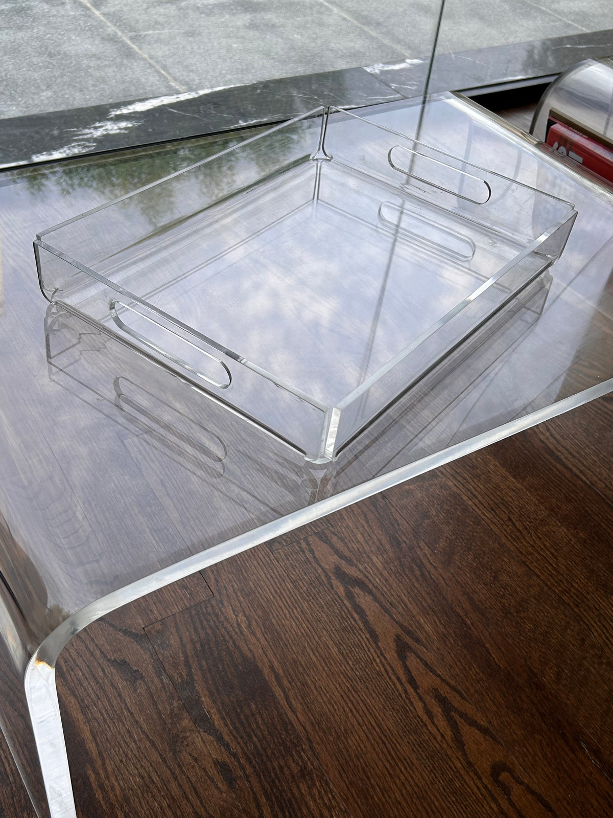 Curva Acrylic Tray