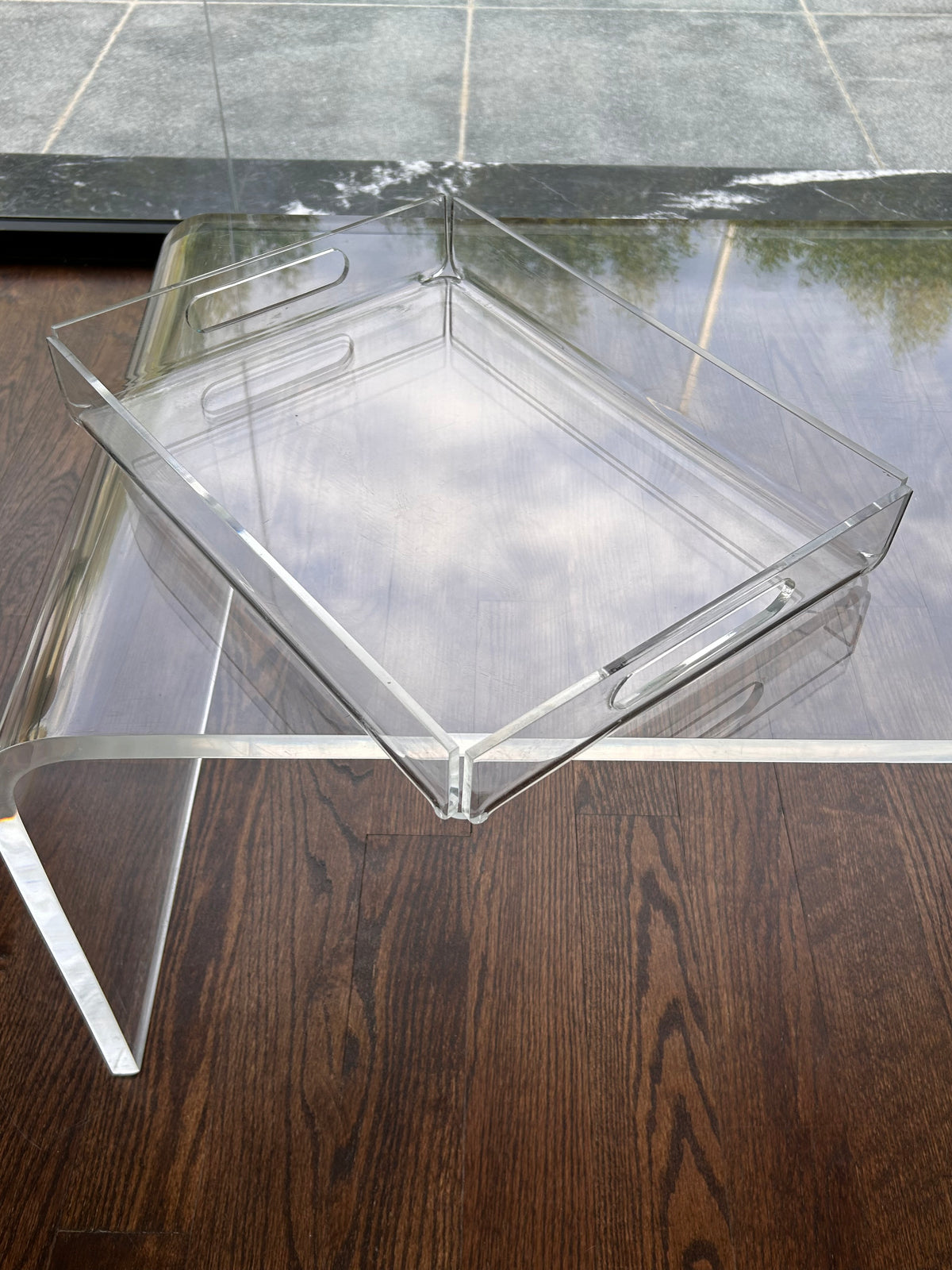 Curva Acrylic Tray