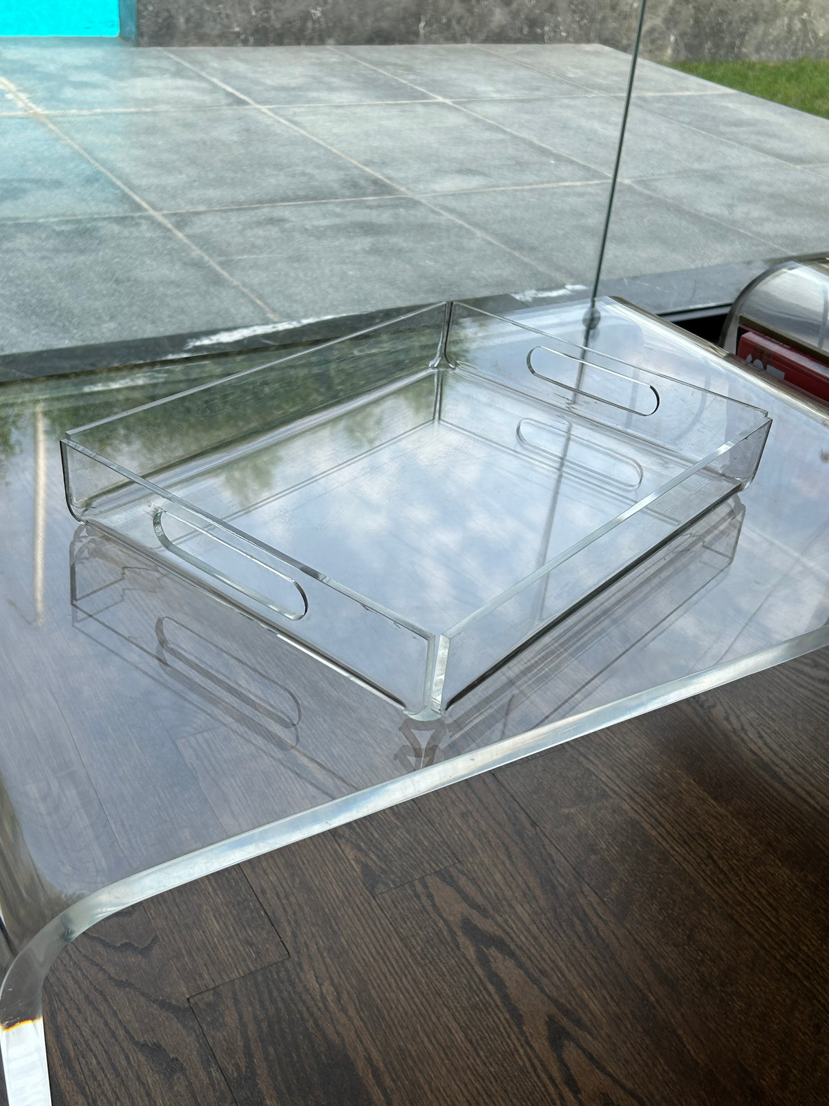 Curva Acrylic Tray
