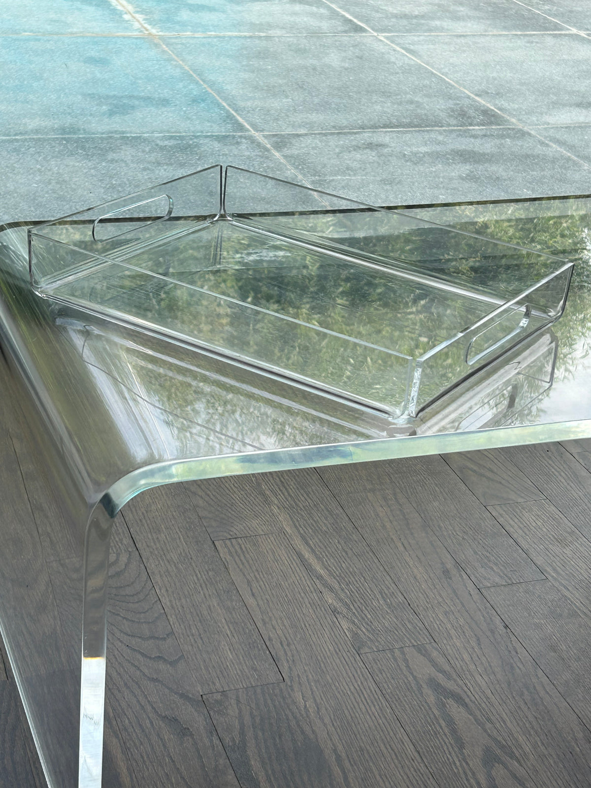 Curva Acrylic Tray