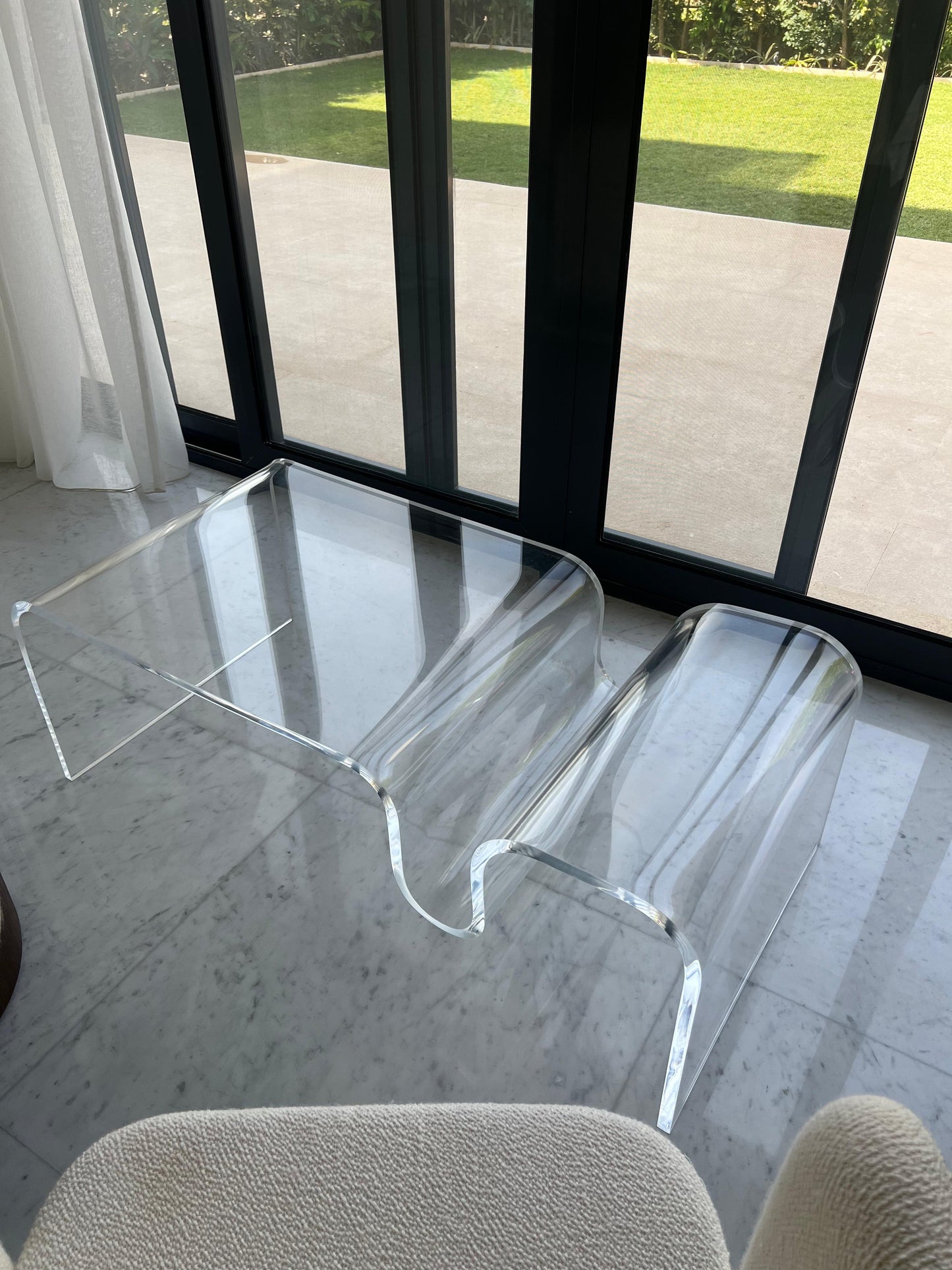 Waterfall Plexiglass Cocktail Table.