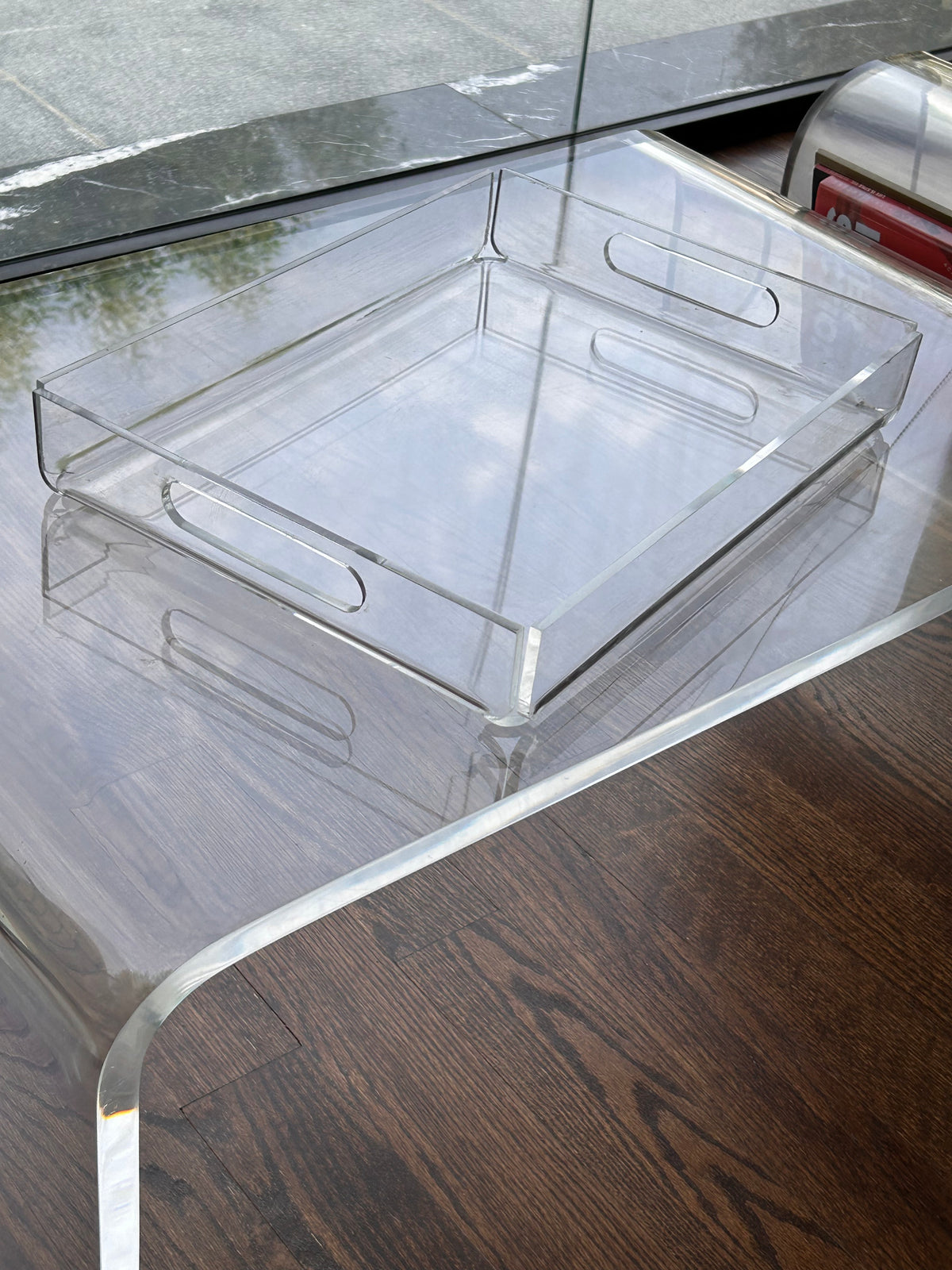 Curva Acrylic Tray