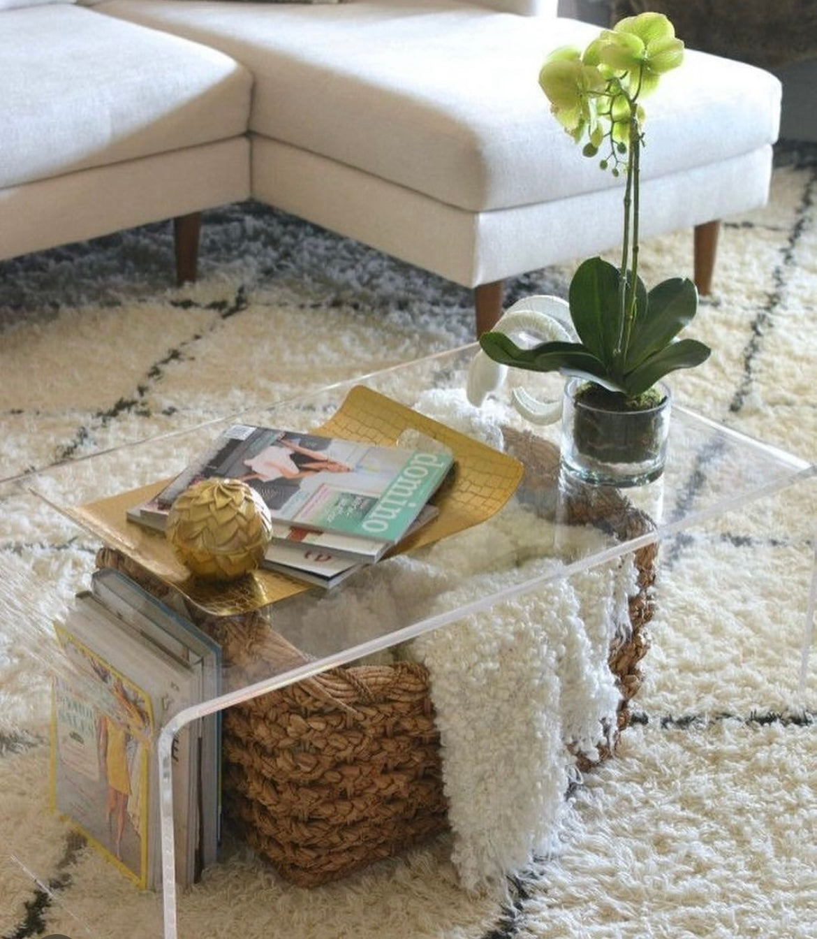 Simple Plexiglass Cocktail Table