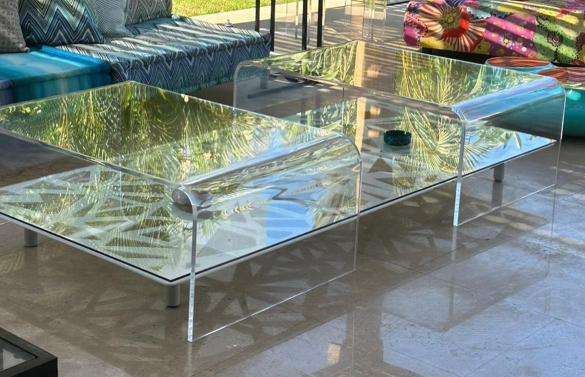 Simple Plexiglass Cocktail Table